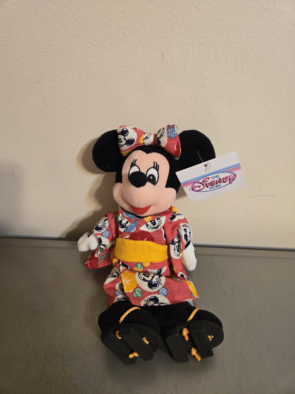 Disney Store Japan Kimono Minnie Mouse 9" Plush Toy